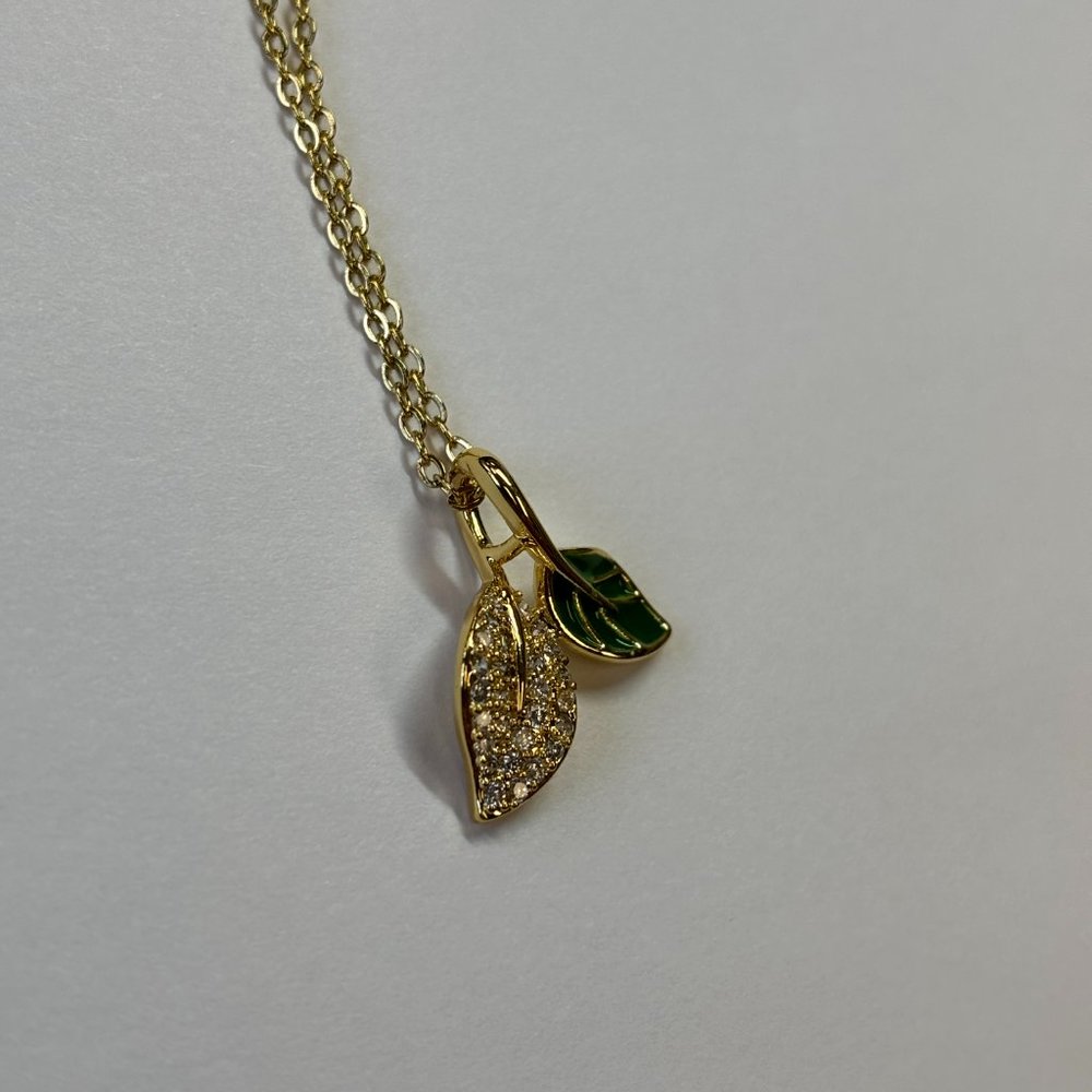Gold 0.5 ct Zircon Relief Sprout Pendant Necklace - Picture 14 of 17